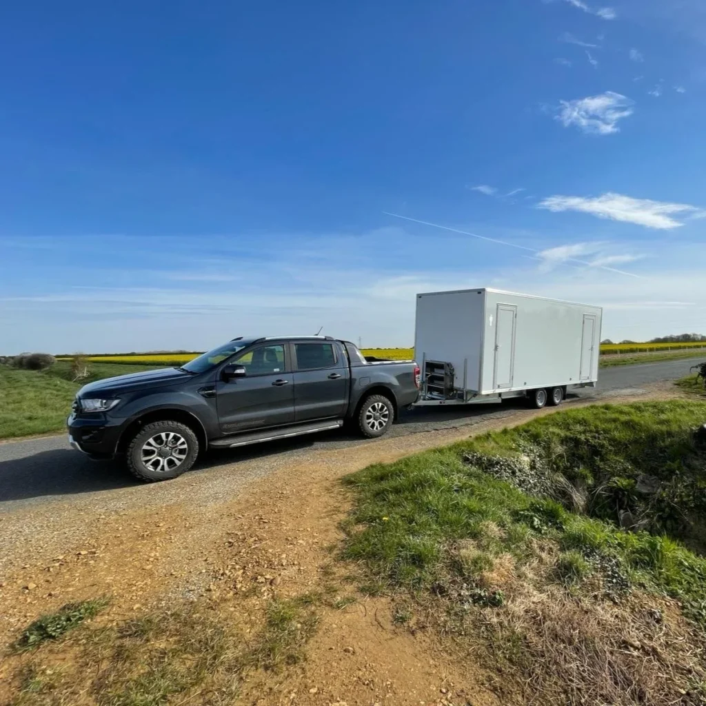 Top 5 Reasons to Hire Toilet Trailers for Your Next Outdoor Event