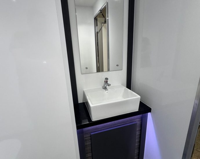 1+1 single axle sink area