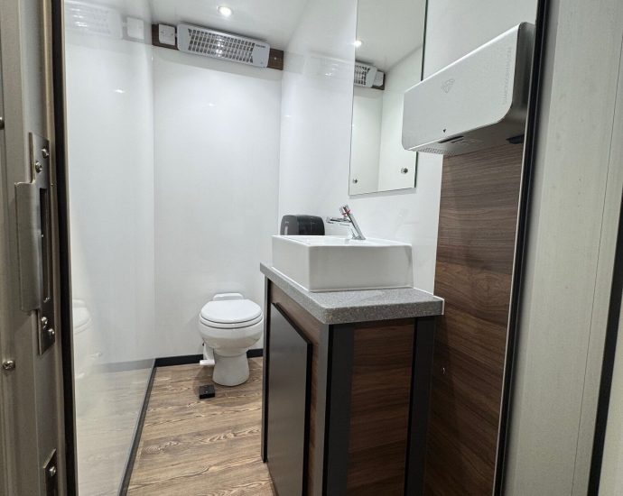 6 Bay Toilet Trailer cubicles down one side internal 3